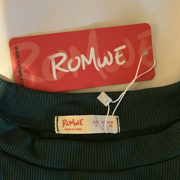 Green Art Crop Top | Size Small | New with tags - Picture 2 of 3